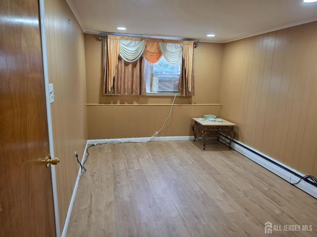 9 FLORENCE Drive, Parlin, NJ 08859