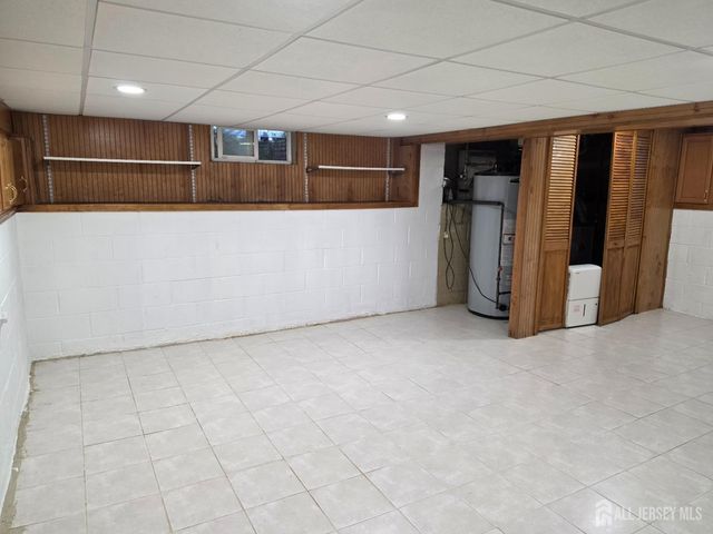 9 FLORENCE Drive, Parlin, NJ 08859