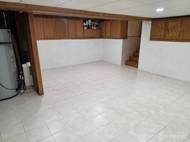 9 FLORENCE Drive, Parlin, NJ 08859