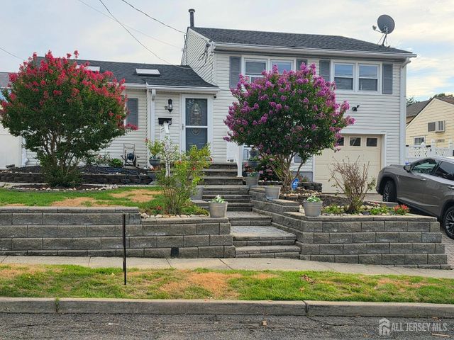 9 FLORENCE Drive, Parlin, NJ 08859