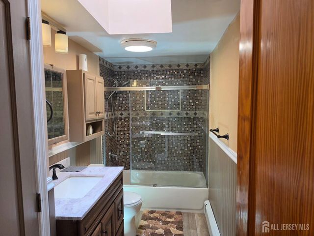 9 FLORENCE Drive, Parlin, NJ 08859