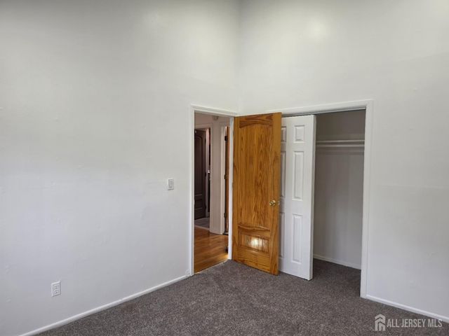 9 FLORENCE Drive, Parlin, NJ 08859