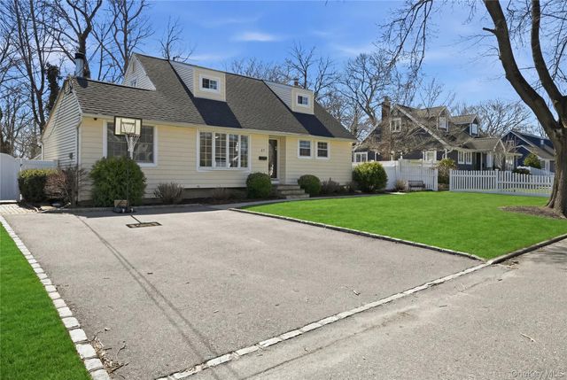 27 Chester Street, East Northport, NY 11731