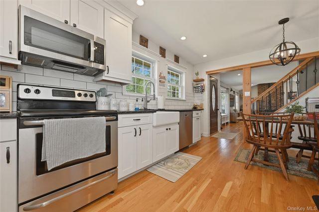 27 Chester Street, East Northport, NY 11731