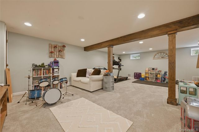 27 Chester Street, East Northport, NY 11731