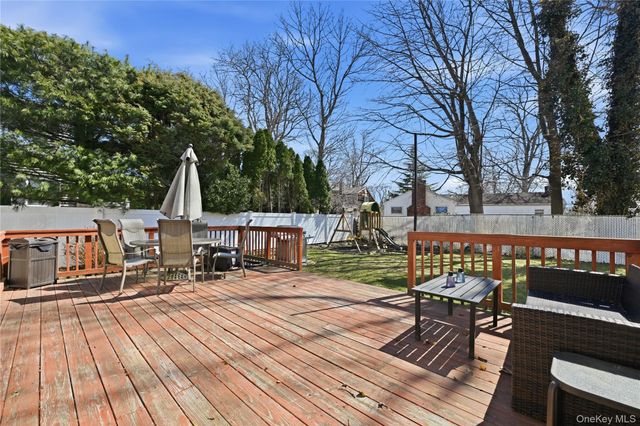 27 Chester Street, East Northport, NY 11731