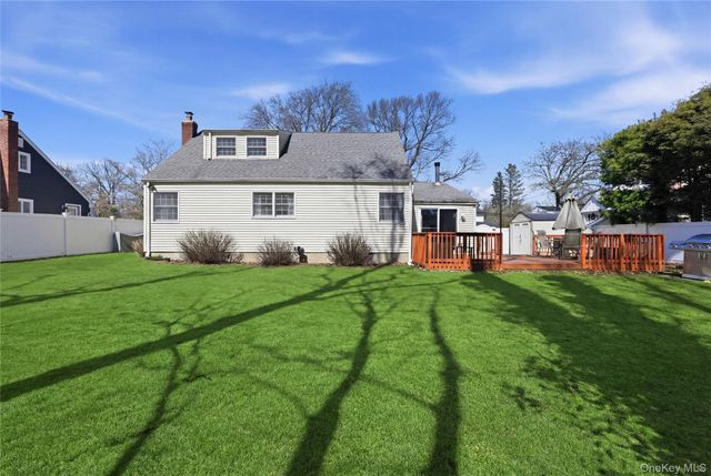 27 Chester Street, East Northport, NY 11731