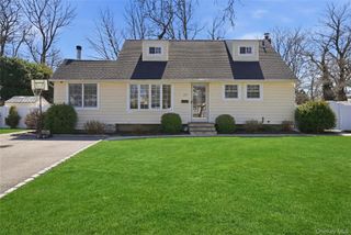 27 Chester Street, East Northport, NY 11731