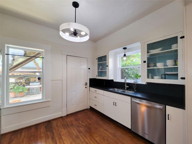 1635 Norfolk Street 2, Houston, TX 77006