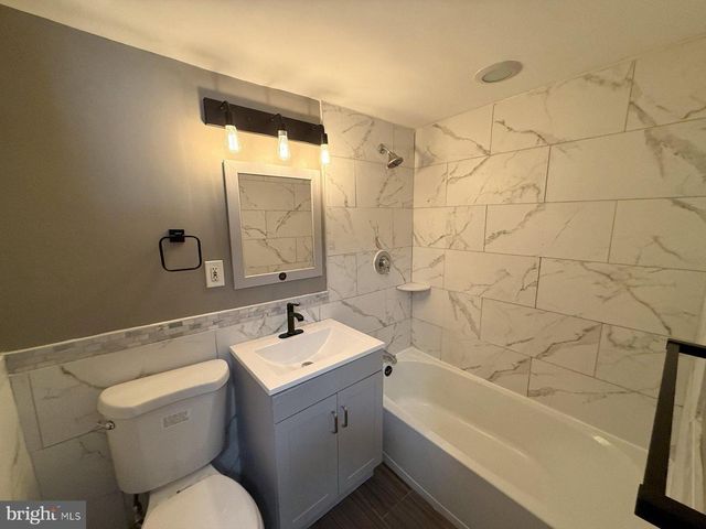 207 BARCLAY TOWERS, Cherry Hill, NJ 08034