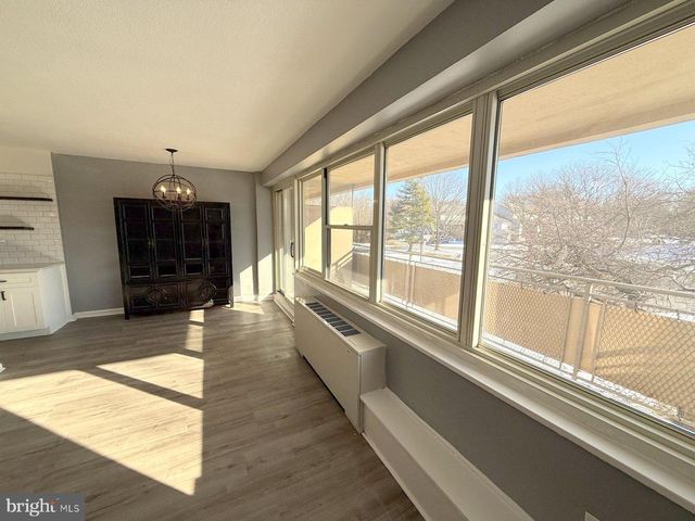 207 BARCLAY TOWERS, Cherry Hill, NJ 08034