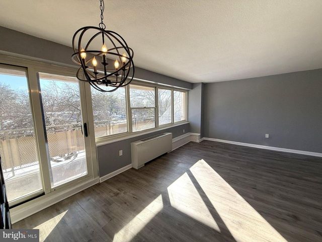 207 BARCLAY TOWERS, Cherry Hill, NJ 08034