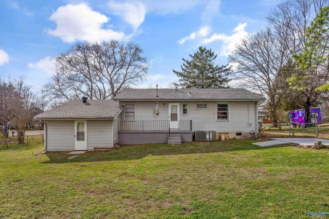 3104 Stewart Street NW, Huntsville, AL 35810