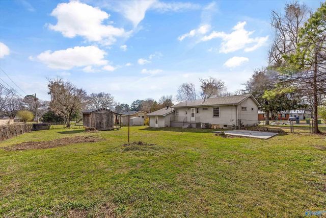 3104 Stewart Street NW, Huntsville, AL 35810