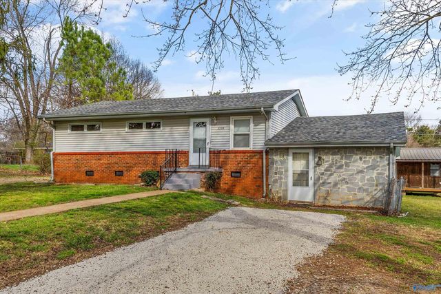 3104 Stewart Street NW, Huntsville, AL 35810