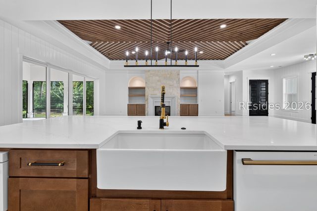 740 Colonial Dr, Hilton Head Island, SC 29926