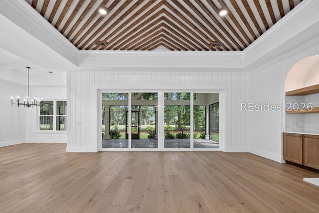 740 Colonial Dr, Hilton Head Island, SC 29926