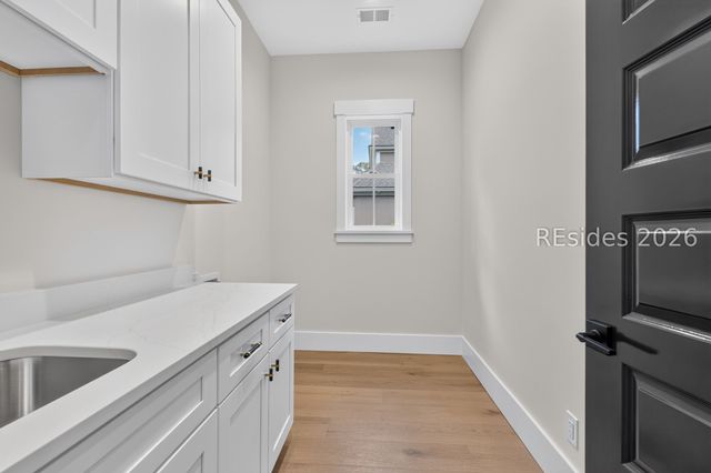 740 Colonial Dr, Hilton Head Island, SC 29926