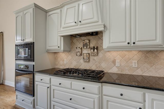6013 Avalon Street, North Richland Hills, TX 76180