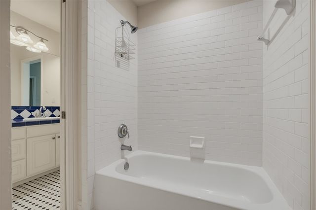 6013 Avalon Street, North Richland Hills, TX 76180