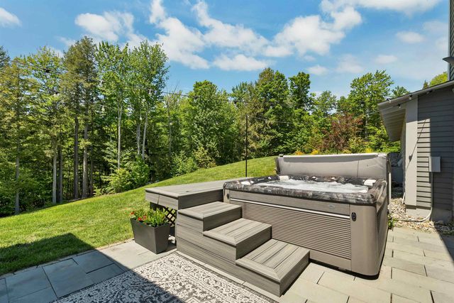 50 Ice House Road, New London, NH 03257