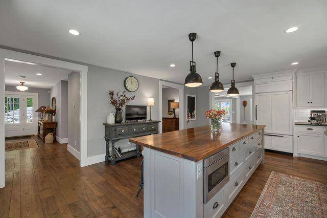 50 Ice House Road, New London, NH 03257