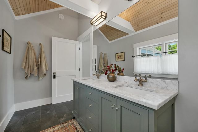50 Ice House Road, New London, NH 03257