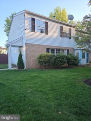 6827 LARKSPUR SQ, Frederick, MD 21703