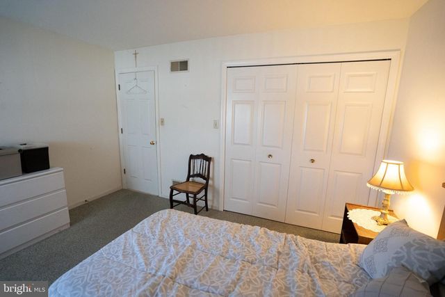 210 ROCKLAWN LN, Lancaster, PA 17601