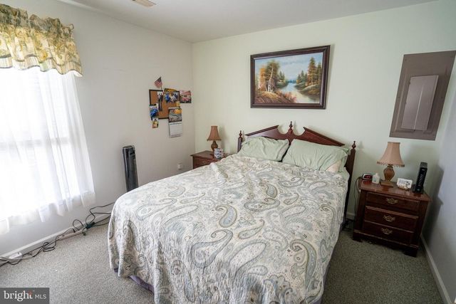 210 ROCKLAWN LN, Lancaster, PA 17601