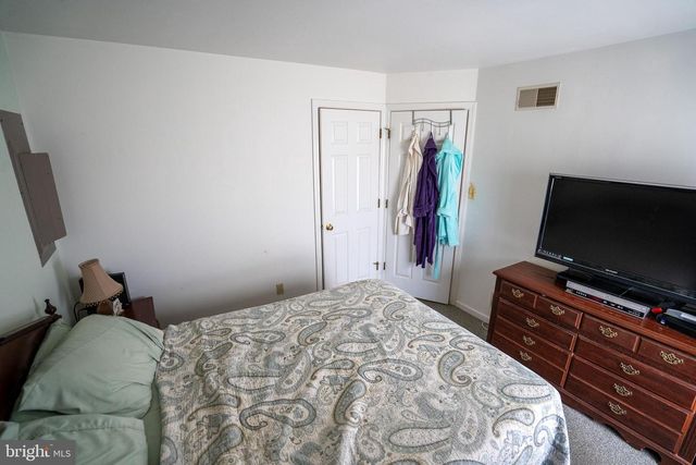 210 ROCKLAWN LN, Lancaster, PA 17601