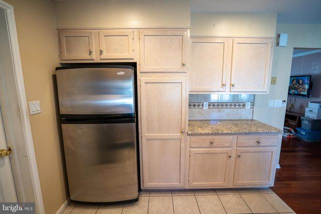 210 ROCKLAWN LN, Lancaster, PA 17601