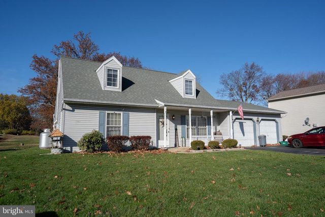210 ROCKLAWN LN, Lancaster, PA 17601