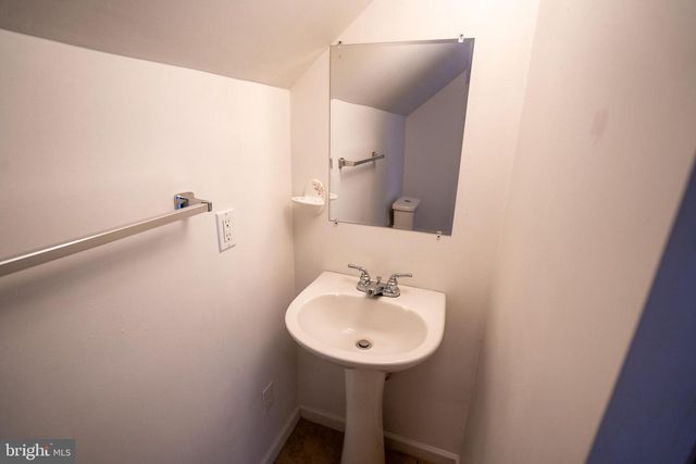 210 ROCKLAWN LN, Lancaster, PA 17601