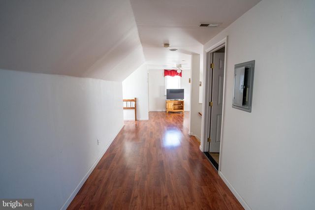 210 ROCKLAWN LN, Lancaster, PA 17601