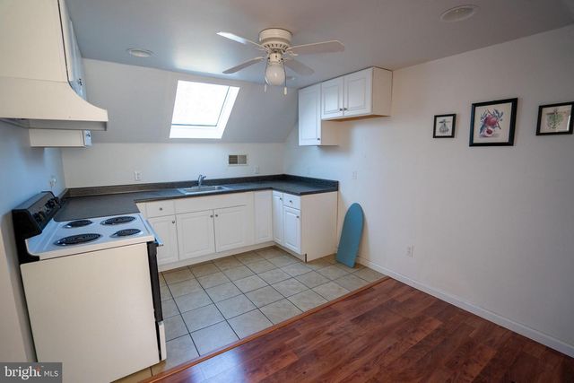 210 ROCKLAWN LN, Lancaster, PA 17601