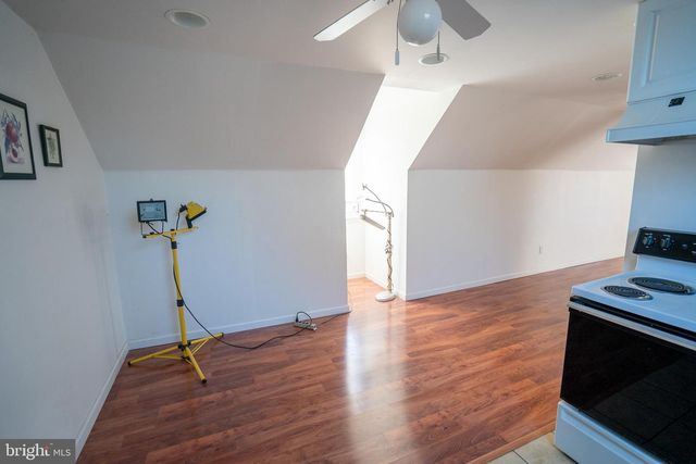 210 ROCKLAWN LN, Lancaster, PA 17601