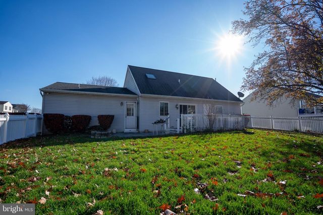 210 ROCKLAWN LN, Lancaster, PA 17601