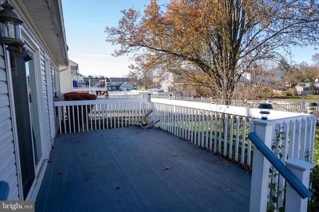 210 ROCKLAWN LN, Lancaster, PA 17601