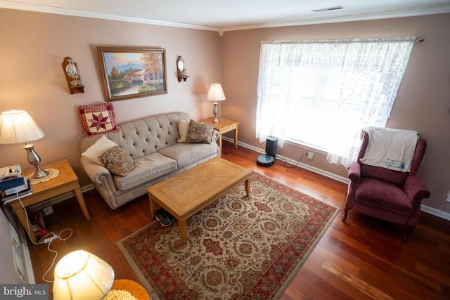 210 ROCKLAWN LN, Lancaster, PA 17601