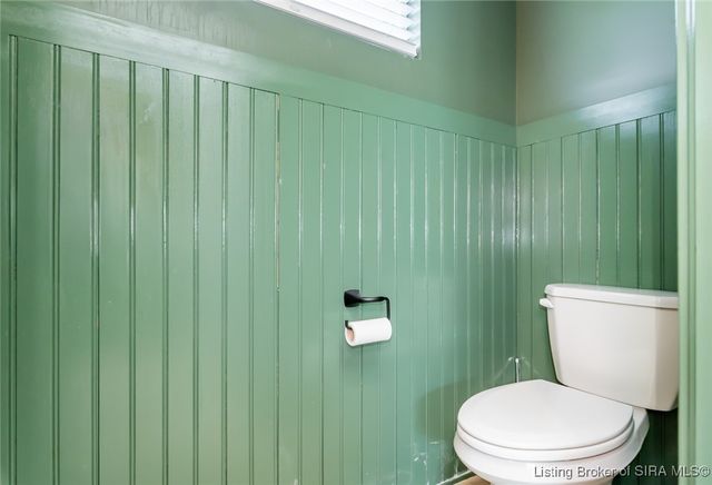 719 E Chestnut Street, Jeffersonville, IN 47130