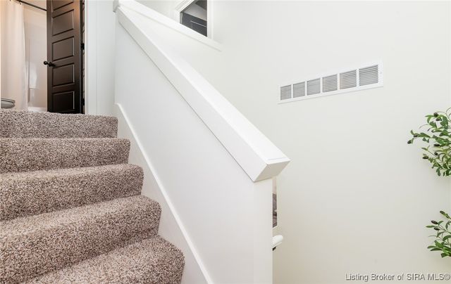 719 E Chestnut Street, Jeffersonville, IN 47130