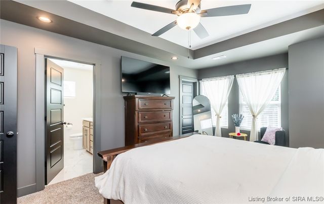 719 E Chestnut Street, Jeffersonville, IN 47130