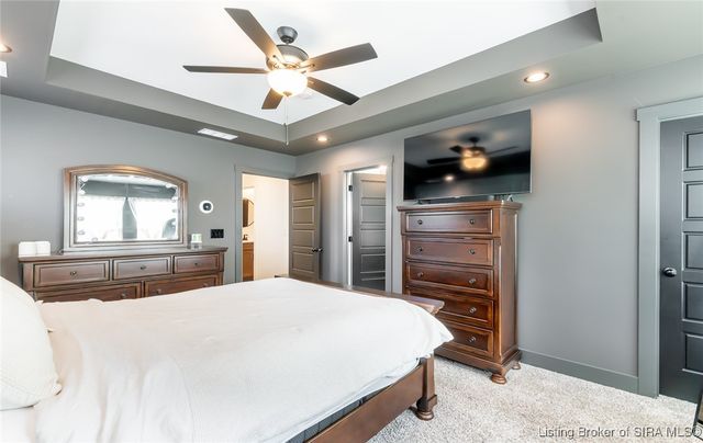 719 E Chestnut Street, Jeffersonville, IN 47130