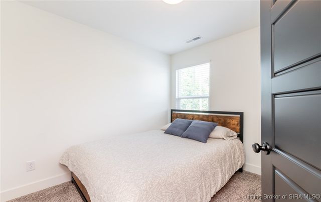 719 E Chestnut Street, Jeffersonville, IN 47130