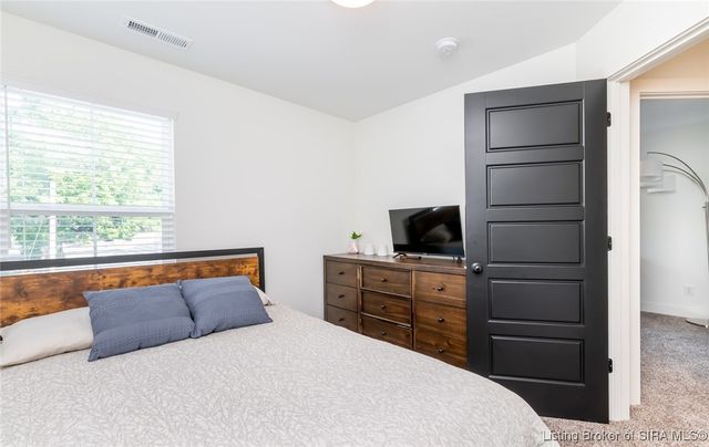 719 E Chestnut Street, Jeffersonville, IN 47130