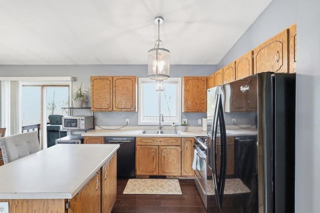 1917 Heritage Drive, Shakopee, MN 55379