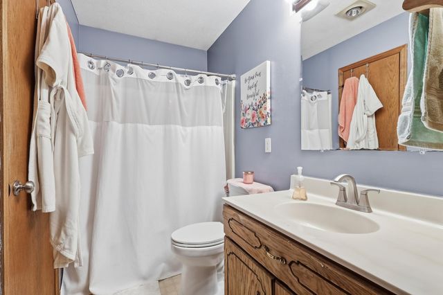 1917 Heritage Drive, Shakopee, MN 55379