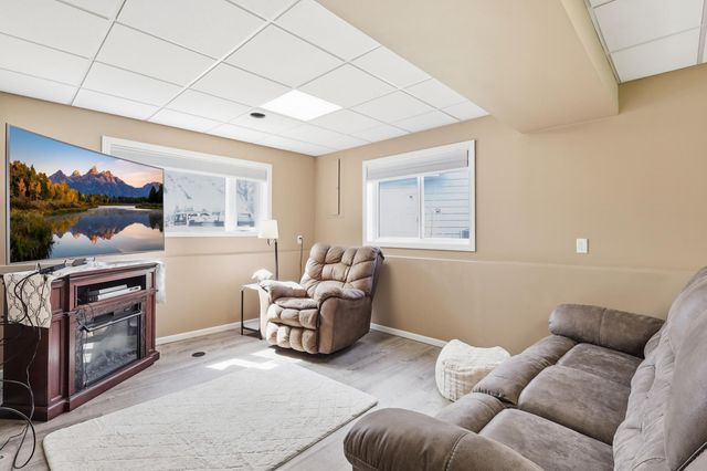 1917 Heritage Drive, Shakopee, MN 55379