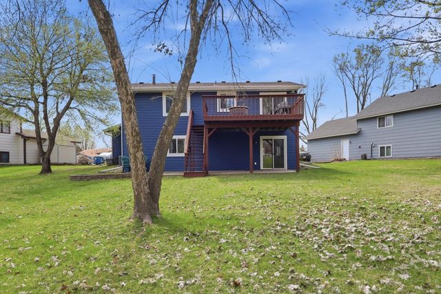 1917 Heritage Drive, Shakopee, MN 55379